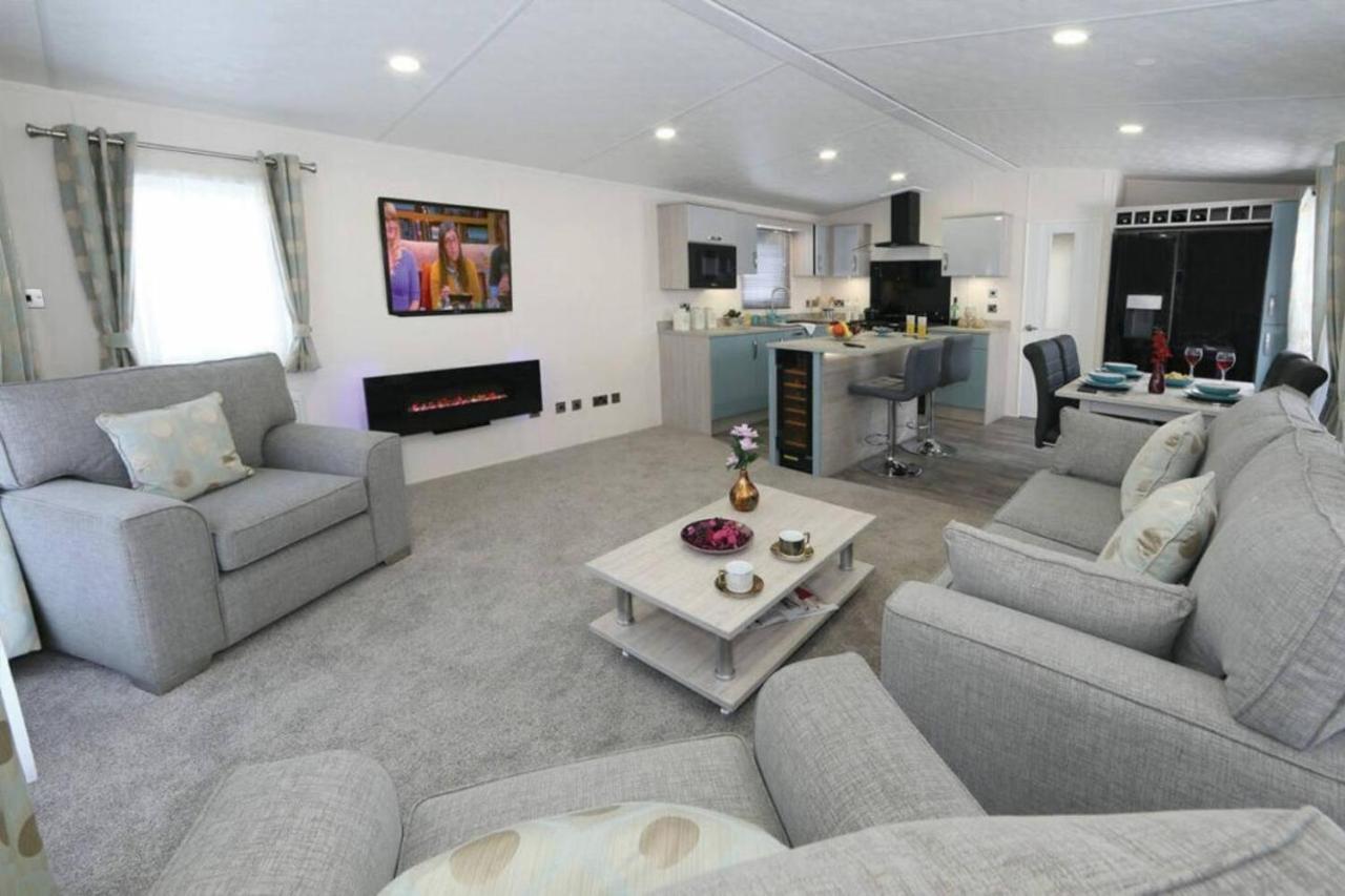 Superior 6 Berth Holiday Home In Suffolk Saxmundham Luaran gambar